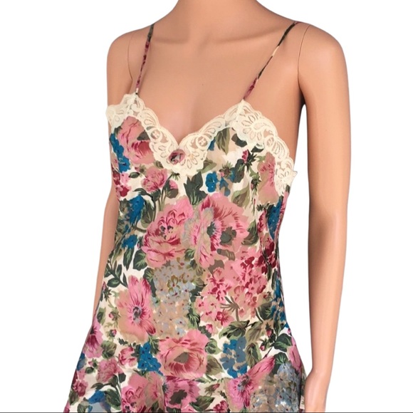 ⚡️Victoria’s Secret Night Gown - Picture 8 of 8